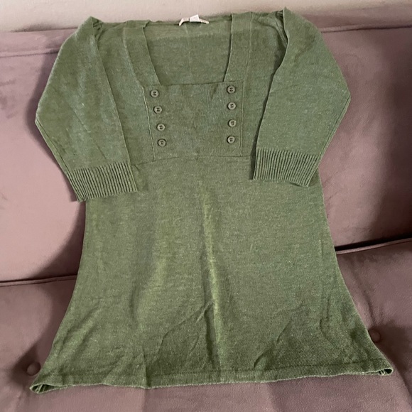Sweaters - Beautiful top long sleeve the neck has a very nice shape